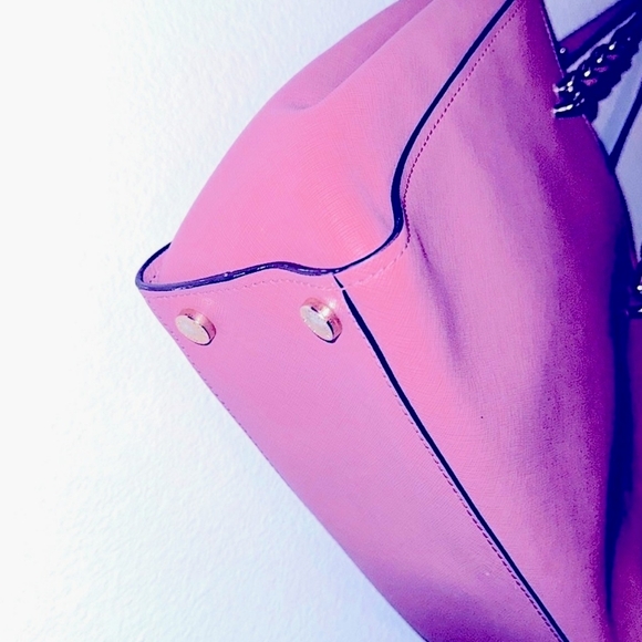 Michael Kors Pink Saffriano Leather Tortoise Chain Center Accent Gold - Picture 4 of 10